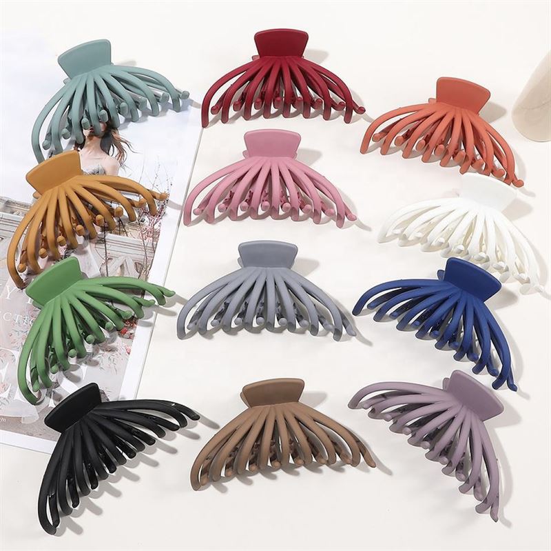 SOHO Elida Hair Claw - Black - Hair Accessories