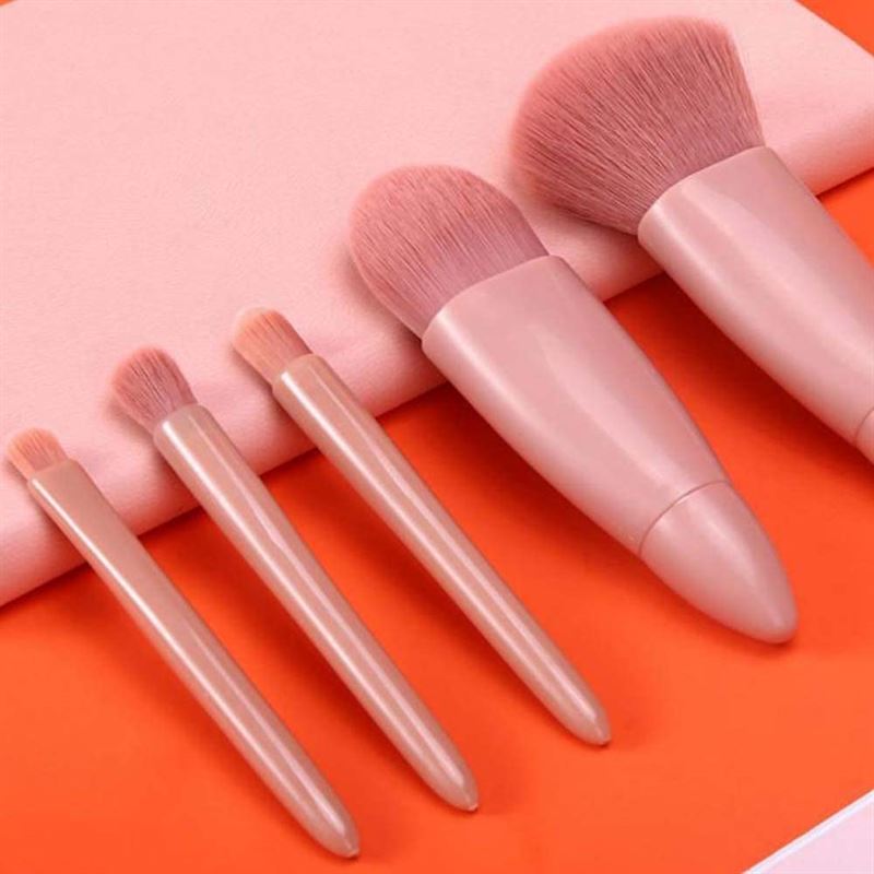 Technique PRO Travel Makeup Brush Set with 5 Brushes and Mirror - | Fashiongirl