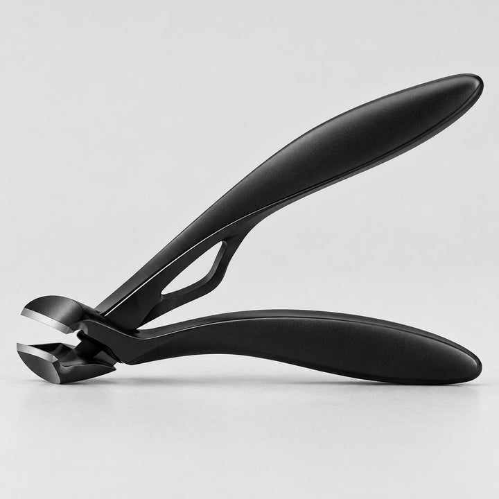 UNIQ Nail Clipper with Slanted Head and Long Handle - Black – image 3